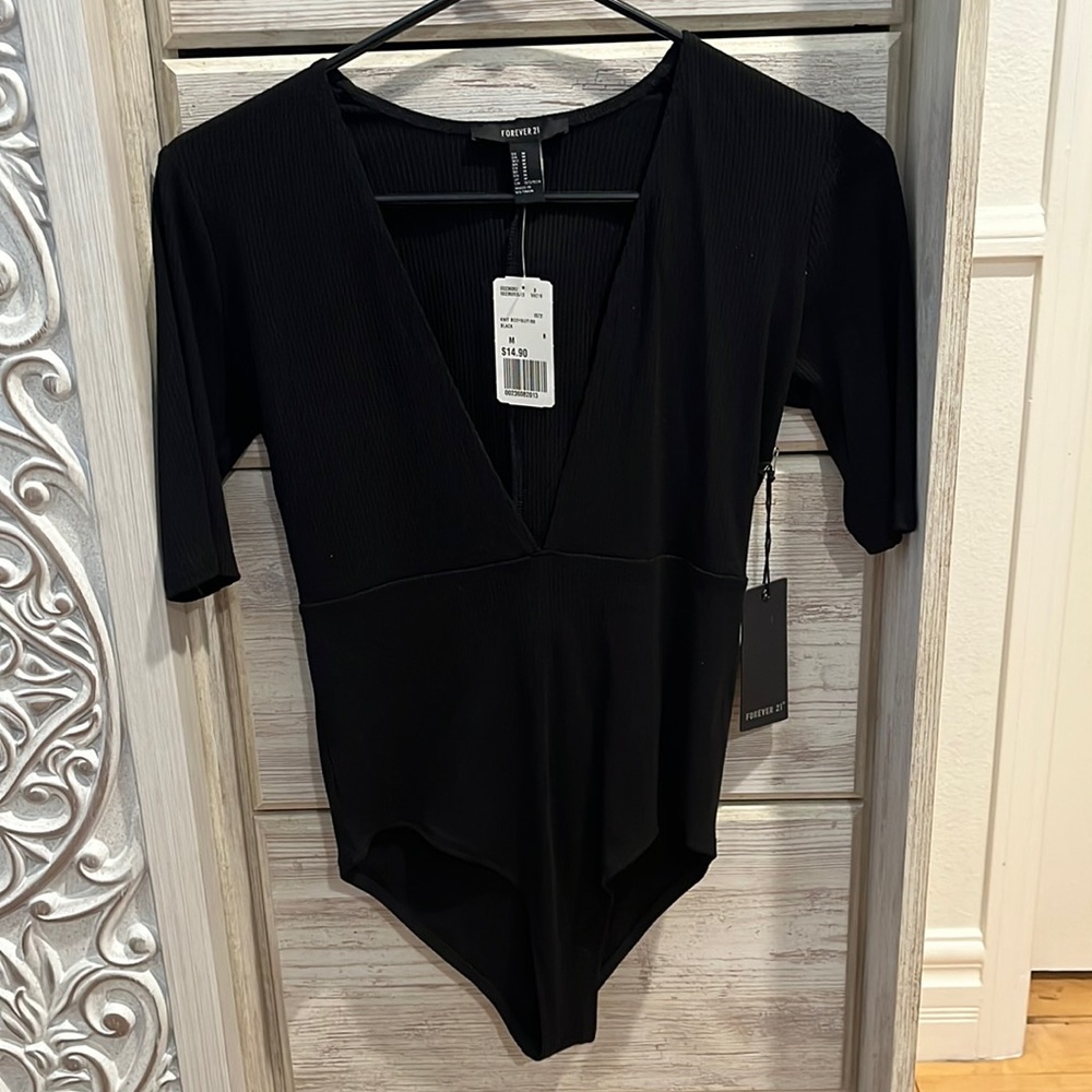 Forever 21 Black Knit short sleeve bodysuit! Never worn! Brand new w/tags!